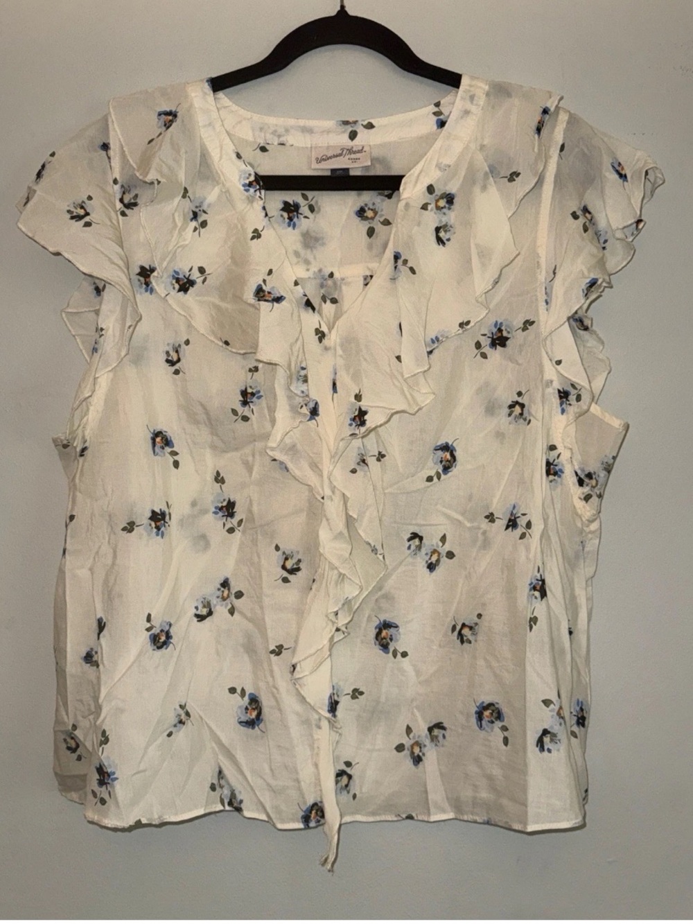 Universal Thread Cream Ruffle Floral V-Neck Blouse Bohemian XS | NWT